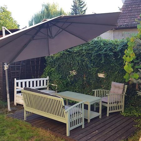 Mieszkanie Z Ogrodkiem Wroclaw Bagian luar foto