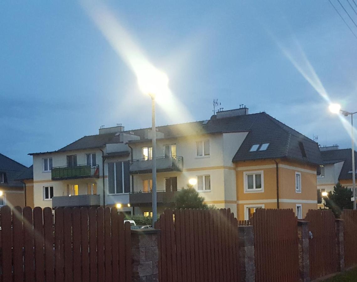Mieszkanie Z Ogrodkiem Wroclaw Bagian luar foto